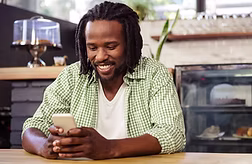 man_phone_cafe_AS113342433_web